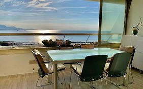 Sea view luxury apartment